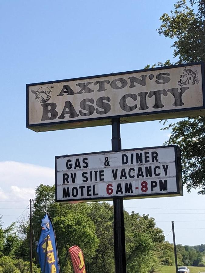 Axtons Bass City Lake Front Resort Emory Екстер'єр фото